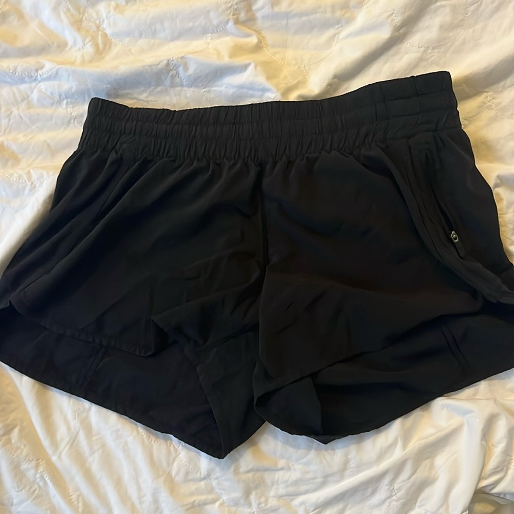 Like new lululemon black shorts